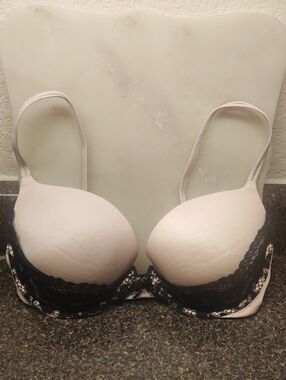 Victoria's Secret Very Sexy Push Up Bra Pink & Black Satin & Lace Size 32DD/34D
